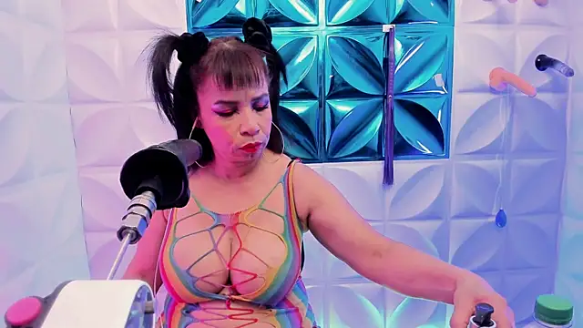 annie wigg online show from 02-09-25, 03:32