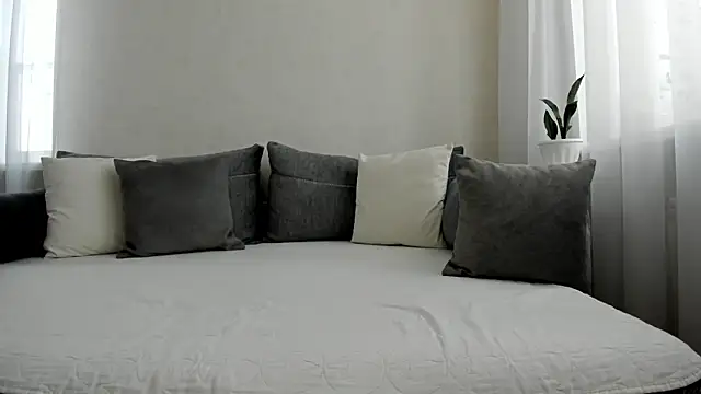 Snapshot of Angel-Rosa chatting on 12-22-25, 03:47 Angel-Rosa online show from 12-22-25, 03:47