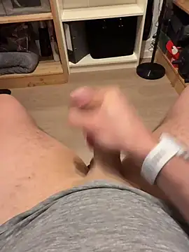 Snapshot of Siggidc2n chatting on 02-14-25, 10:28 Siggidc2n online show from 02-14-25, 10:28