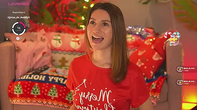 Snapshot of JuliaRichard chatting on 12-26-24, 12:38 JuliaRichard online show from 12-26-24, 12:38