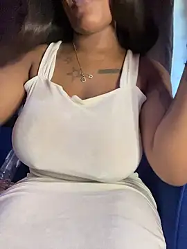 Snapshot of Cherrytowild chatting on 01-14-26, 05:13 Cherrytowild online show from 01-14-26, 05:13