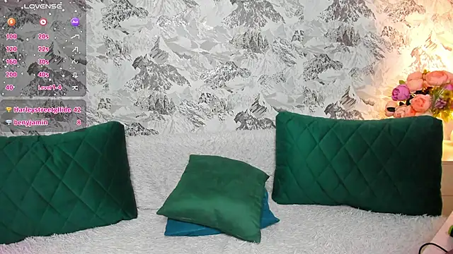 Snapshot of Naomi_B1ack chatting on 12-14-24, 10:13 Naomi B1ack online show from 12-14-24, 10:13