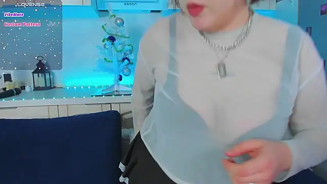 Snapshot of Naomi_B1ack chatting on 12-15-24, 01:13 Naomi B1ack online show from 12-15-24, 01:13