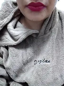 Snapshot of Aaradhya chatting on 01-08-25, 01:42 Aaradhya online show from 01-08-25, 01:42