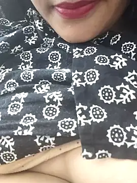 Snapshot of Aaradhya chatting on 02-16-25, 10:10 Aaradhya online show from 02-16-25, 10:10