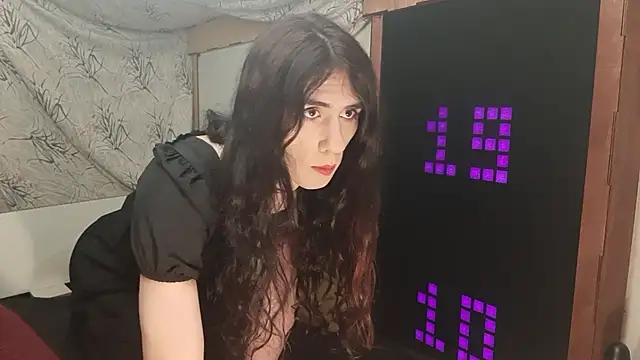 Snapshot of DiiVampy chatting on 12-01-25, 10:37 DiiVampy online show from 12-01-25, 10:37