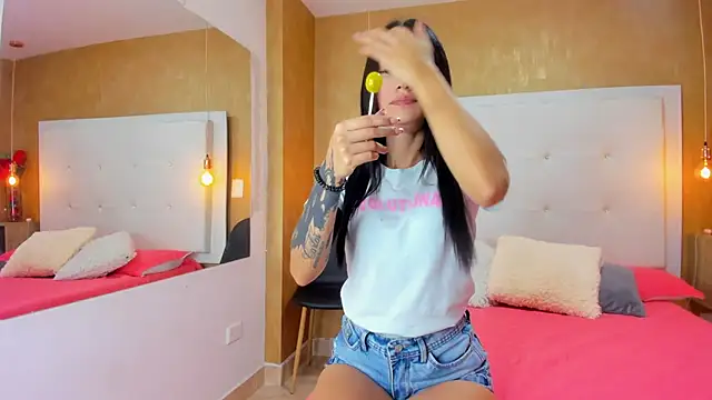 Little Jenni online show from 02-18-25, 06:37