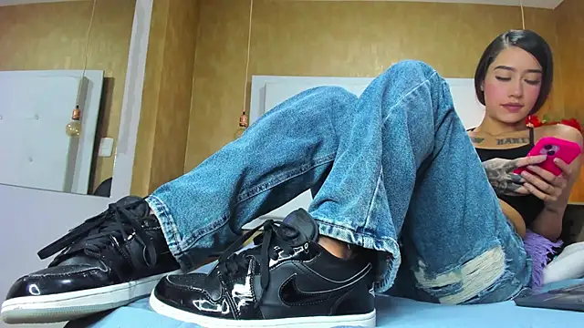 Little Jenni online show from 11-10-25, 01:43