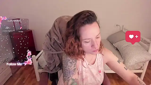 Snapshot of Domina_Deivis chatting on 12-21-25, 08:21 Domina Deivis online show from 12-21-25, 08:21