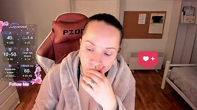 Snapshot of Domina_Deivis chatting on 01-14-26, 02:01 Domina Deivis online show from 01-14-26, 02:01