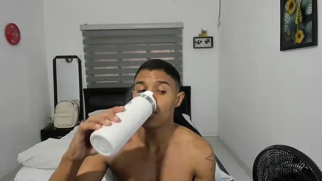 Snapshot of corzoethan chatting on 01-08-26, 02:30 corzoethan online show from 01-08-26, 02:30