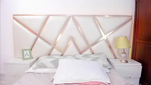 Snapshot of NinnaVous chatting on 03-07-25, 05:38 NinnaVous online show from 03-07-25, 05:38