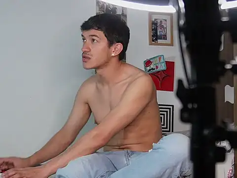 Snapshot of FelipheLive chatting on 09-10-25, 11:38 FelipheLive online show from 09-10-25, 11:38