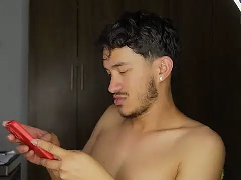 Snapshot of FelipheLive chatting on 02-11-26, 05:23 FelipheLive online show from 02-11-26, 05:23