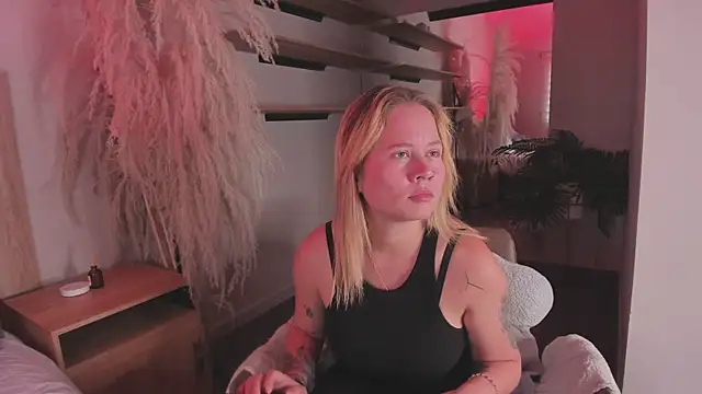 stefanny ruiz  online show from 03-06-25, 12:30