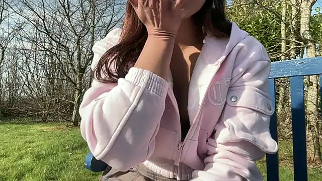 Snapshot of winterforu chatting on 03-09-25, 02:10 winterforu online show from 03-09-25, 02:10