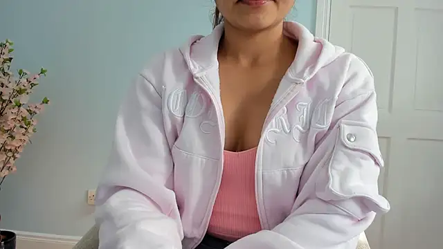 Snapshot of winterforu chatting on 09-26-25, 02:10 winterforu online show from 09-26-25, 02:10