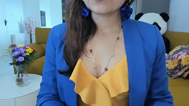 Snapshot of winterforu chatting on 11-11-25, 12:38 winterforu online show from 11-11-25, 12:38