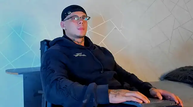 NoahhBrown online show from 01-18-25, 03:20