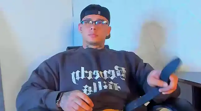 NoahhBrown online show from 02-03-25, 01:09