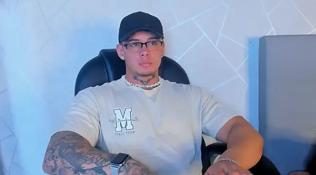 NoahhBrown online show from 02-08-25, 02:58