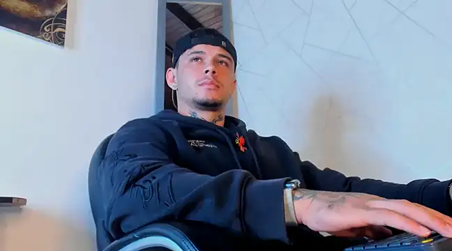 NoahhBrown online show from 03-10-25, 03:12