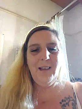 BecciDeluxe online show from 10-08-25, 11:19