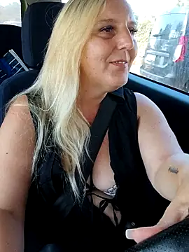 Snapshot of BecciDeluxe chatting on 07-07-26, 03:49 BecciDeluxe online show from 07-07-26, 03:49