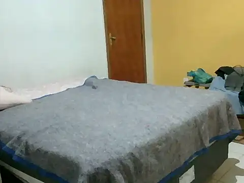 Snapshot of rocharly chatting on 10-15-25, 12:44 rocharly online show from 10-15-25, 12:44