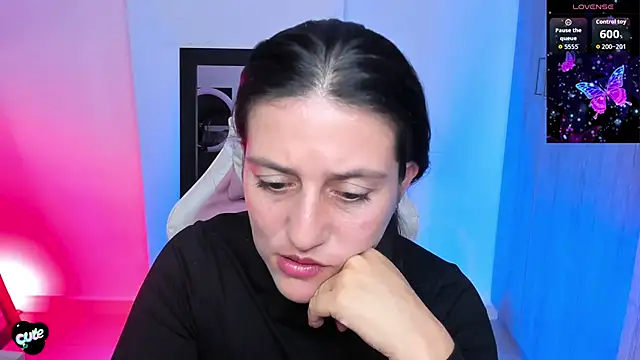 Saskyaa online show from 11-27-25, 02:41