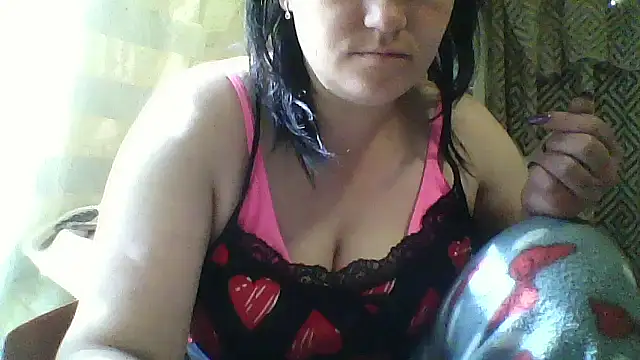 Snapshot of HollyLaBerry chatting on 05-16-26, 06:54 HollyLaBerry online show from 05-16-26, 06:54
