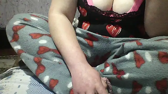 Snapshot of HollyLaBerry chatting on 05-31-26, 06:31 HollyLaBerry online show from 05-31-26, 06:31