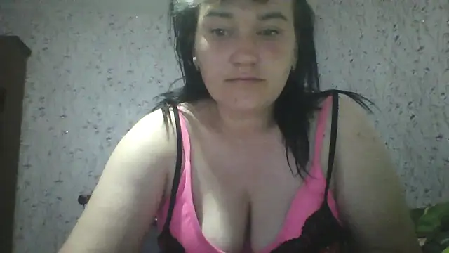 Snapshot of HollyLaBerry chatting on 06-14-26, 05:53 HollyLaBerry online show from 06-14-26, 05:53