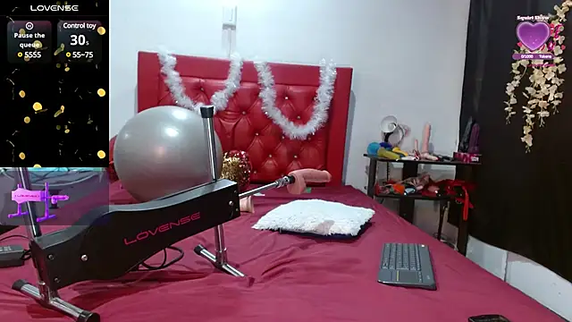 Snapshot of cleopatraa chatting on 12-17-24, 07:37 cleopatraa online show from 12-17-24, 07:37