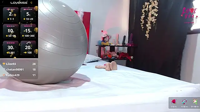 Snapshot of cleopatraa chatting on 12-20-24, 08:12 cleopatraa online show from 12-20-24, 08:12
