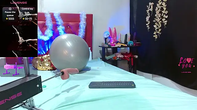 Snapshot of cleopatraa chatting on 01-12-25, 05:44 cleopatraa online show from 01-12-25, 05:44