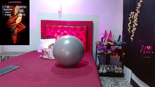 Snapshot of cleopatraa chatting on 01-24-25, 07:18 cleopatraa online show from 01-24-25, 07:18