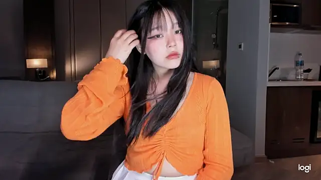 hee young11 online show from 03-10-25, 02:16