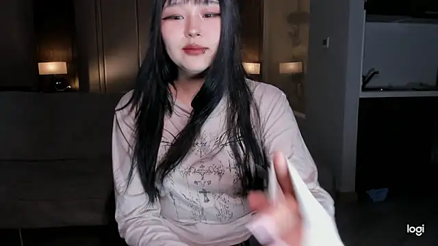 hee young11 online show from 03-15-25, 01:29