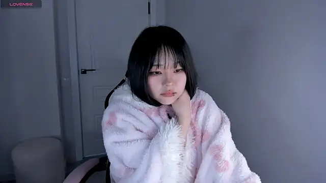 hee young11 online show from 11-06-25, 01:28