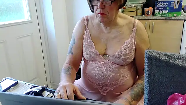 samanthasissieuk online show from 02-05-26, 09:03