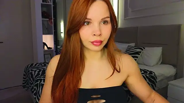 Snapshot of Lina-hill chatting on 05-21-26, 10:11 Lina-hill online show from 05-21-26, 10:11
