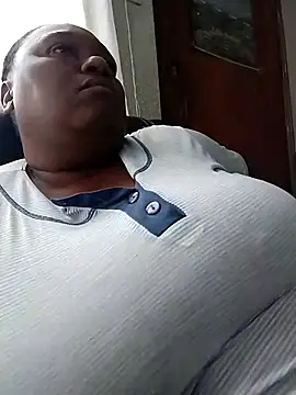 Snapshot of MATUREBUSSTY chatting on 02-15-26, 12:14 MATUREBUSSTY online show from 02-15-26, 12:14