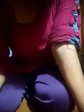 Snapshot of Jyoti-05 chatting on 12-12-24, 07:04 Jyoti-05 online show from 12-12-24, 07:04