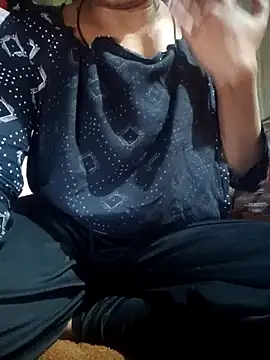 Snapshot of Jyoti-05 chatting on 12-13-24, 07:21 Jyoti-05 online show from 12-13-24, 07:21