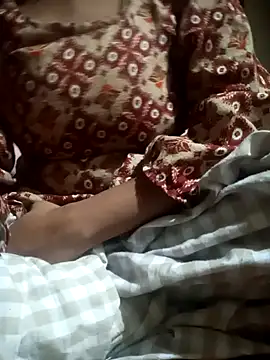 Snapshot of Jyoti-05 chatting on 12-15-24, 06:59 Jyoti-05 online show from 12-15-24, 06:59