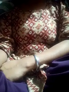 Snapshot of Jyoti-05 chatting on 03-08-25, 07:09 Jyoti-05 online show from 03-08-25, 07:09