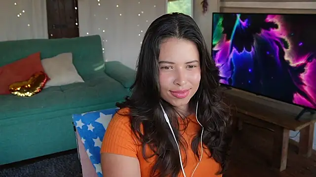 Snapshot of Kozzy_ chatting on 05-19-26, 10:27 Kozzy online show from 05-19-26, 10:27