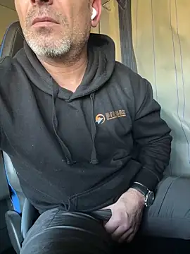 Snapshot of dzhakar chatting on 02-18-25, 11:33 dzhakar online show from 02-18-25, 11:33