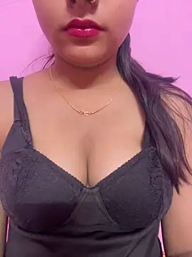 Snapshot of samaya-21 chatting on 12-21-25, 05:31 samaya-21 online show from 12-21-25, 05:31